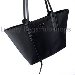 luxurys designers Womens Backpack Style Handbags Canvas waterproof Bag High Quality parachute Bag 2021 fashion Clutch Bags