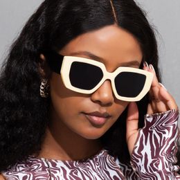 Sunglass Women Fashion Retro Classic Eyewear New Stylish Driving Shad Sunglass Mens Sqaure Glass Frame S21183