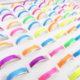 Wholesale 100pcs Fashion Womens Band Rings Colourful Luminous Cute Party Ring Mixed Colours Jewellery Glow in the dark