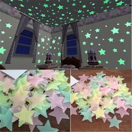 -200 pz stelle 3D Glow in the Dark Wall Stickers Adesivi murali fluorescenti luminosi per bambini camera bambino camera da letto soffitto decorazioni per la casa