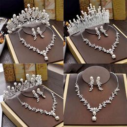 Luxury Bridal Halsband Bröllop Smycken Satser för Bruds Smycken Pearl Tiara Crown Örhängen Set Födelsedagsfest Kvinnor Tillbehör