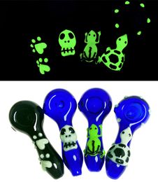 Creative Design Glow In The Dark Pipe Hand-blown Tobacco Bowl Glass Spoon Hand Smoking Pipe