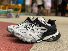 Triple S 2.0 TESS S staker Black Grey 2.0 Дизайнерские Обувь Лучший подарок Рождественские оружия на открытом воздухе преувеличения роскоши дизайнеры высочайшего качества