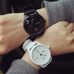 Simple black white quartz watches women minimalist design silicone strap wristwatch big dial women's fashion creative watch 220124