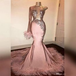 Pink Winter Fall Mermaid Evening Dresses Bling Sequins Beaded Feather Long Sleeves Prom Dress Ruched Satin Floor Length Formal Party Gown