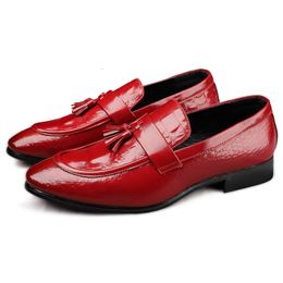 Spring Trend Red Leather Loafers Men High Quality Soft Man Loafers Shoes Driving Business Mens Dressing Shoes zapato de vestir