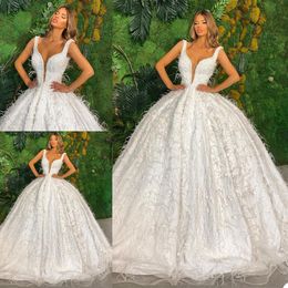 Luxury Feather Ball Gown Wedding Dresses Arabic Pearls Appliques Sleeveless Gorgeous Bridal Gowns Plus Size Custom Made Robes De Mariée