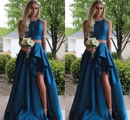2021 Peacock Blue Prom Dresses Zwei Stück Satin Rüschen Seitenschlitz Sleeveless Juwel Neck Sonderanfertigte Abend Party Kleider Graduation Vestidos