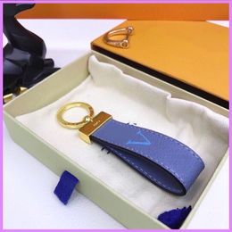 Street Fashion Keychain Leather Women Mens Wallet Car Key Chains Designer Key Buckle Classic Bag Chain Lovers Letter Keychain D222281F