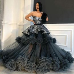 Black Ball Gown Prom Dresses Feathers One Shoulder Shiny Appliques Peplum Tiered TUTU Tulle Bottom Dubai robe Women Party vestido