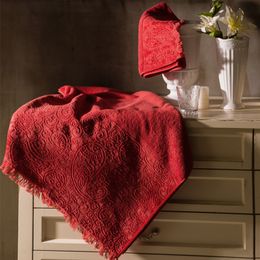 2 Pieces Soild Red Vintage Carved Luxury Cotton Tassel Bath Towel Face Towel Gift Set New Year Christmas Decoration Gift 201026