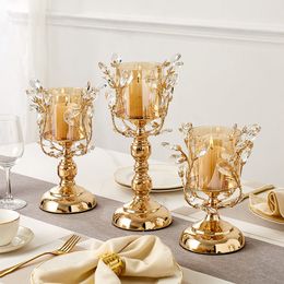 Golden Iron Candle Holder European geometric Candlestick Romantic Crystal Candle Cup Home Decor Wedding Centre Table Decoration 201202