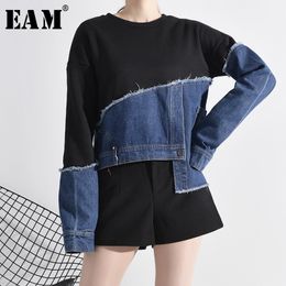 [EAM] Loose Fit Denim Burr Split Asymmetrical Sweatshirt New Round Neck Long Sleeve Women Big Size Fashion Spring 1M87901 201030