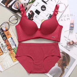 New Brand Spring Sexy Push Up Bra Sets Women's Fashion Striped Underwear Set Intimate Noble Young Girl Bra Brief Sets LJ201031