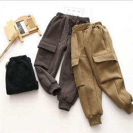 Winter Boys Pants Warm Trousers For Kids Plus Velvet Children Overalls 2- Teenager Sport Pants Loose School Clothing LJ201019