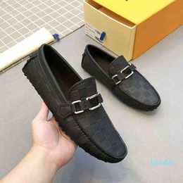 Dress Shoes Men sneakers Loafers for Mens Designer Shoe Grained Calfskin Hand Sewing Uppers Rubber Pad outsole Letter Decoration Black Brown