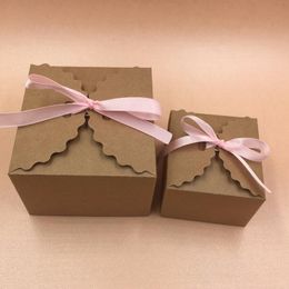 2022 boîtes de faveur rustiques 20pcs / lot kraft papier carré candy boîte de bonbons rustiques favoris de branchement sacs sacs cadeau de fête de mariage avec fre jllbbb