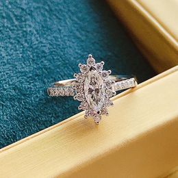 Wedding Rings Huitan Trendy Ring For Women Luxury Inlaid Marquise Cubic Zirconia Elegant Female Finger-ring Engagement Bands Jewelry