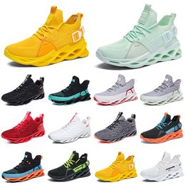 top qualitys men running shoes breathable trainer wolf grey Tour yellows triple white Khaki green Light Brown Bronze mens outdoor sport sneaker