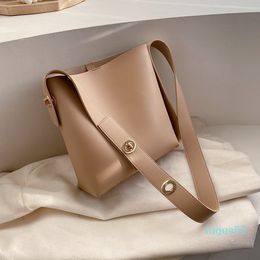 Borsa a tracolla PU colore puro moda casual messenger inverno femminile shopping di lusso