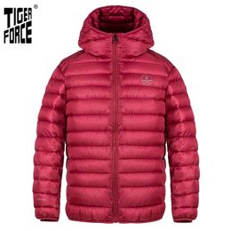 TIGER FORCE New Men's Winter Jacket Hooded cotton Red wine Jackets Sports fashion Casual outdoor men coat Warm Parka 70712 201214