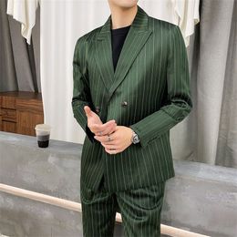 Olive Green Pinstripe Wedding Tuxedos Two Button Mens Groom Coat Suits Plus Size Prom Party Blazer Jacket (jacket+pants)