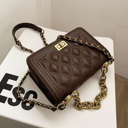 Niche Design Popular Hot Style Handbags 2021 New Fashion Messenger Bag Chain Diamond Square Bag Handbag Dual-use Width: 21cm
