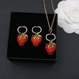 Cute Diamond Strawberry Necklace Double Letter Designer Earrings Sweet Rhinestone Studs Jewellery Sets Wholesale