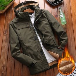 Men Plus Velvet Military Tactical Jacket Men's Winter Fashion Warm Jacket Coats Male Plus Size Casual Hooded Bomber Outwear 201111