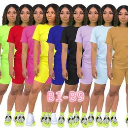 Summer Women Tracksuits Two Pieces Set Designer 2022 Casual Short Sleeve Outfits Solid Colour Ladies Fashion Loose T Shirt Jogging Suits