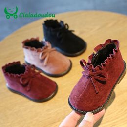 Claladoudou 12-15.5CM Brand Suede Winter Shoes Baby Black Red Princess Cute Bow Ruffle Toddler Fringe Boots Infant Winter Flats 201130