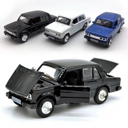 Lada 2106 Model Car 1: 36 Scale Diecast Car, Alloy Vehicle Toys for Kids Boys, Metal Model With Openable Door/Sound/Light/Pull LJ200930