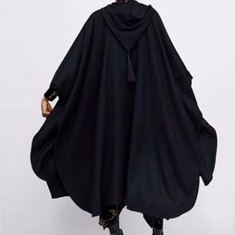 Casaco de Inverno Capuz Trench Casaco Grosso Woolen Mulheres Gótico Cabo Poncho Casaco Abra Cardigans Feminino Tassel Long Trench Tench Overcoat 201111