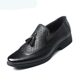 luxury fashion men oxford shoes elegant men loafers italian formal business office footwear Black mens tassel flats shoes