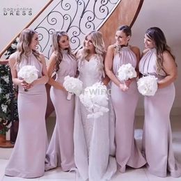 2022 Sexy Pink Bridesmaid Dresses Halter Pärlor Ärmlös Mermaid Long Sweep Train Custom Wedding Guest Maid of Honor Gowns Plus Size EE