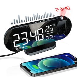 FM R LED Digital Smart Alarm Clock Watch Table Electronic Desktop s USB Wake Up with 180 Time Projector Sze 220311