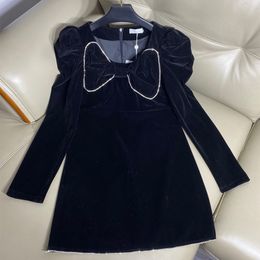 Fashion Hand-stitched Diamond Bowknot Thin Temperament Dress Velvet Material A-shaped Banquet Skirt Retro Small Fragrant Wind Short Skir CNT