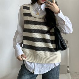 한국 작물 최고의 프레피 스타일 니트 여성 가을 ​​겨울 줄무늬 Seeveless Vest Sweater 여성 양복 조끼