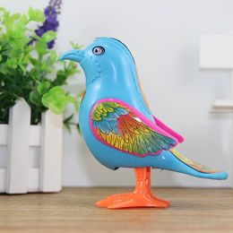 Wind-up jumping clockwork toy gift jumping bird gift wholesale fun children's toys