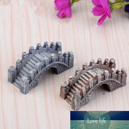 2Pcs Mini Bridge Miniature Landscape Fairy Garden Terrarium Decor Tool Garden Crafts(Random Color)