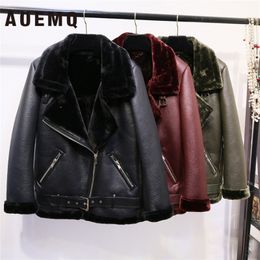 AOEMQ Retro New Lapel and Velvet Padded Fur One Coat Warm Fashion PU Leather Lamb Hair Motorcycle Clothing Bomber Jacket 201112