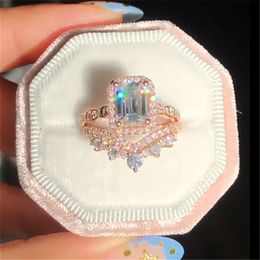 2 Pcs/set Women Square Cut Crown Ring Rhinestone Inlaid Ring Exquisite Bridal Engagement Wedding Ring Set Party Jewellery