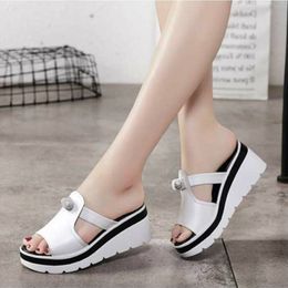 2020 NEW Women's Fashion Pearl Slippers Genuine Leather Summer Shoes Woman Female Slides Solid Women Flip Flops Outside Shoes W2 X1020