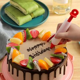 4Nozzle Cake Decorating Flower Pen Chocolate Cream Jam Squeezed Gun Syringe Pastry Cookie Painting Writing Baking Tool Silicone 20220111 Q2