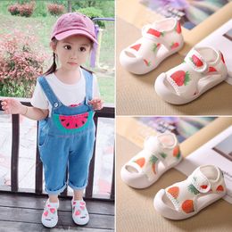 SandQ baby shoes girls sandals mesh newborn infant shoes prewalkers beach shoes nonslip boutique 0- strawberry closed toe LJ201104