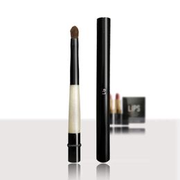 BB RETRACTABLE LIP BRUSH - Makeup Brushes Soft Pony Hair Precise Flawless Lining Cosmetics Tools Brocha de maquillaje