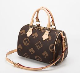 Luxurys Designers Fashion women Messenger bag Shoulder Bags Lady Totes Leather handbags Speedy Shoulder Strap wallets