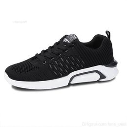 thin Wholesale sports Breathable no-brand shoes leisure running travel trendy mesh panel 2021 men's sneakers trainers