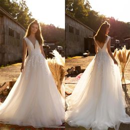 Newest V Neck A Line Wedding Dresses Custom Made Appliqued Lace Chic Bridal Gowns Gorgeous Sweep Train Backless Soft Tulle Robes De Mariée