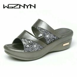 Sequins Mid-heeled Slippers 2020 Mother Shoes Woman Leather Sandals Women Soft Bottom Slippers Female Summer Outdoor Shoes W305 X1020